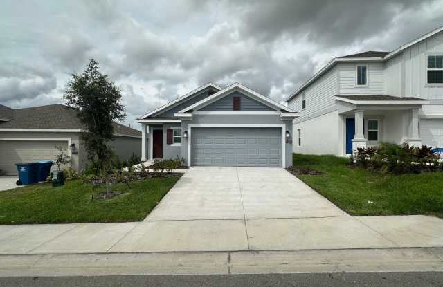 3 Bedroom, 2 Bath Single Family Home with Two Car Garage in Davenport! photos photos