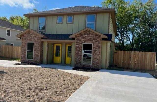640 Sycamore Street - 640 Sycamore Street, Paris, TX 75460