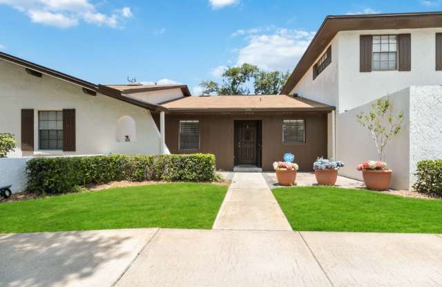 Beautiful Modern 2/1 Townhome in St. Cloud's Pine Lake Villas photos photos