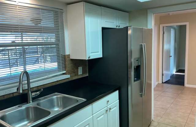 1006 Macrae Ave - 1006 Macrae Avenue, Clearwater, FL 33755