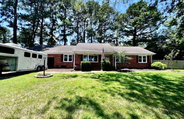 Brick ranch on half acre lot in Virginia Beach photos photos