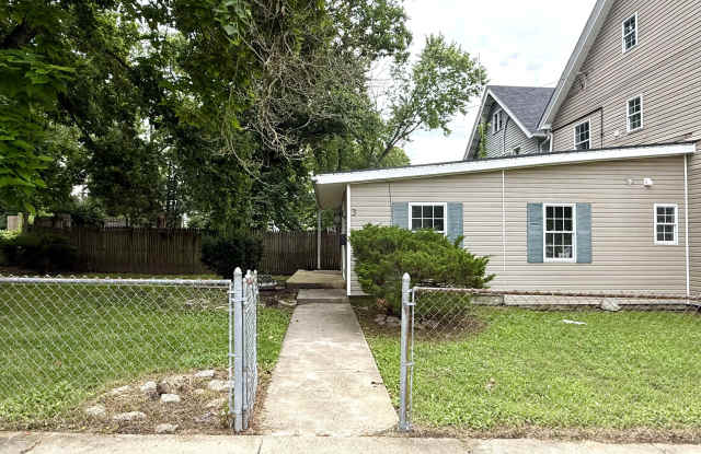 220 North Cherry Street - 3 photos photos