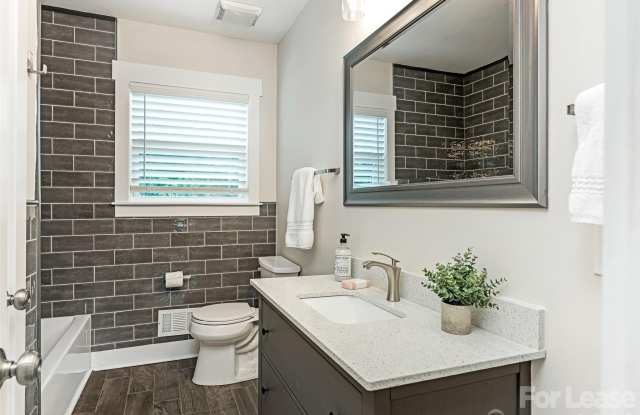 3319 Providence Road Gallery 4