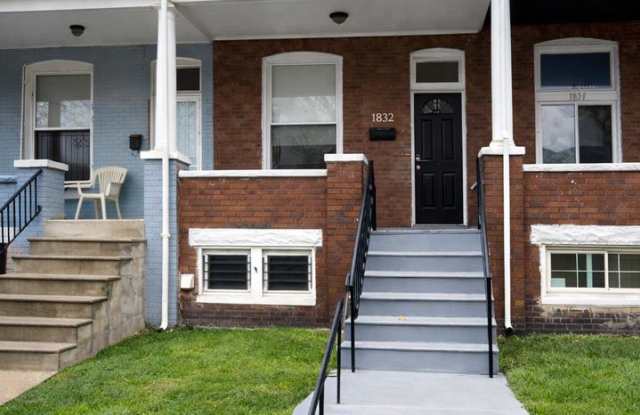 3BR Baltimore Rowhome with Central Air  In-Unit Laundry photos photos