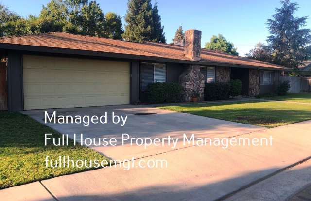 Spacious home - 399 Ruma Rancho, Porterville, CA 93257