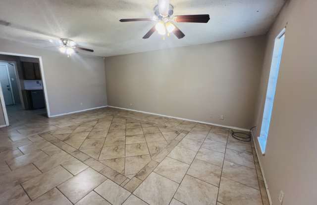 300 Blake Dr #b Gallery 2