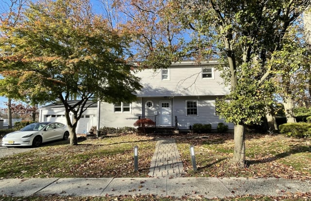 19 Roslyn Drive - 19 Roslyn Drive, Oakhurst, NJ 07755