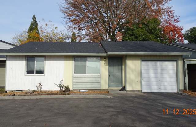 **AVAILABLE SOON** 3 Bedroom RANCH STYLE in Hillsboro! photos photos **AVAILABLE SOON** 3 Bedroom RANCH STYLE in Hillsboro! photos photos