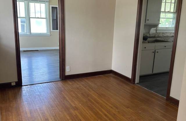 Updated 3 Bedroom, 1 Bathroom House- 744 Wallgate Gallery 4