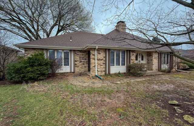 1701 E Lark St photos photos