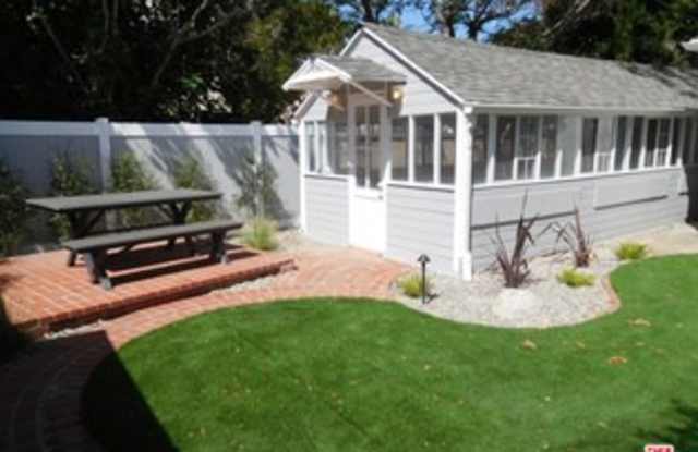2317 Veteran Avenue Gallery 4