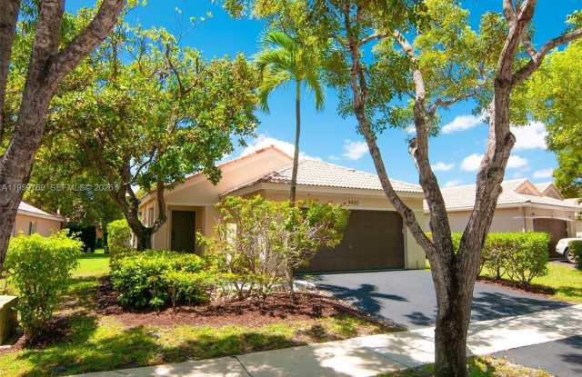 4420 Dogwood Cir photos photos