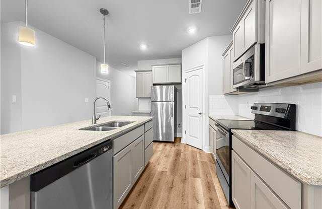 51201 RIVER BEND Drive Gallery 4