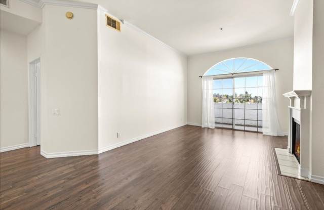 Oaks At Swpulveda - 4401 Sepulveda Boulevard, Los Angeles, CA 91403