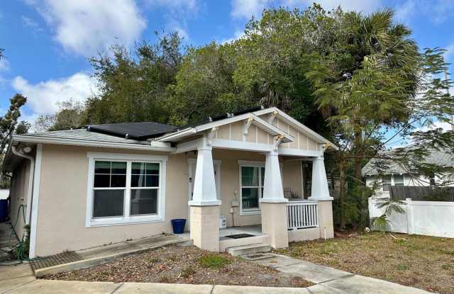 3BR/2BA Oasis with Chef's Kitchen, Private Suite, and Serene Outdoor Haven! - 1121 Doctor Martin Luther King Junior Street South, St. Petersburg, FL 33705