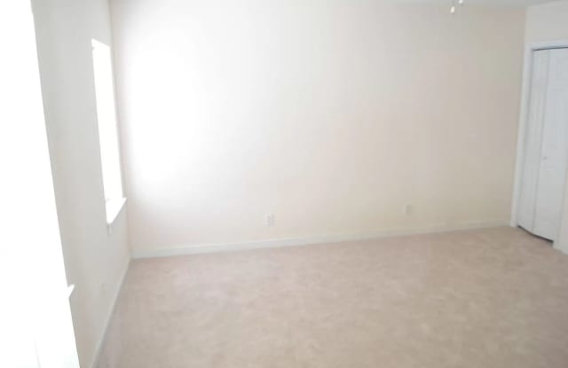 Home Sweet Home! Awesome 4 Bedroom/2 Bath Near VCU Is Just Waiting For You To Tour! photos photos