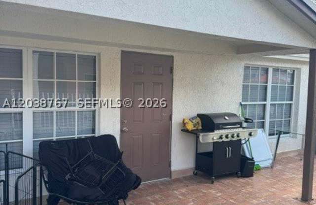 211 SW 71st Ave photos photos