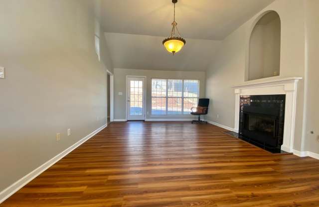 228 Hot Springs Drive Gallery 3