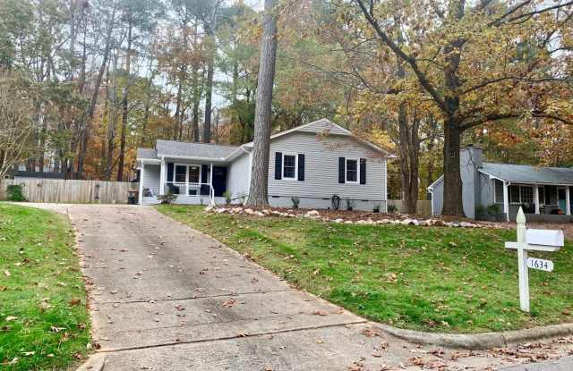 1634 Glengarry Drive Gallery 3