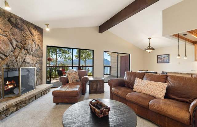 Large Timberline Condo – 2 Bedroom Dillon Condo with Mountain & Lake Views Gallery 3
