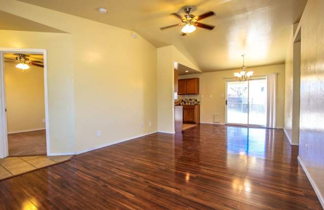 Prescott Valley Four Bedroom Home - HOLD Gallery 3
