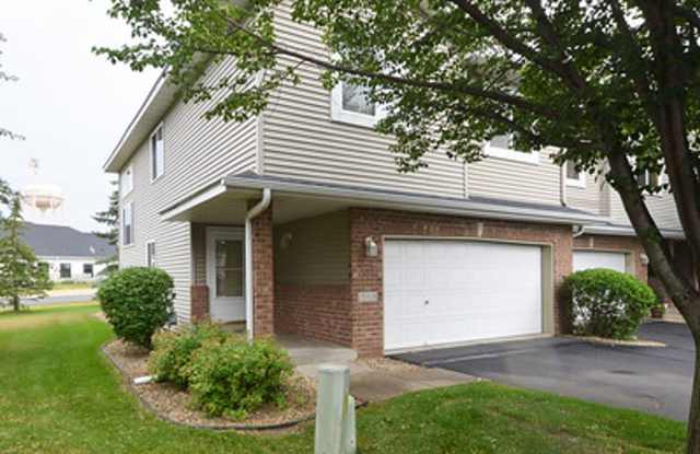 Move in Special! Beautiful 3 BD / 3 BA Townhome Available Now In Rosemount - 15118 Cimarron Court, Rosemount, MN 55068