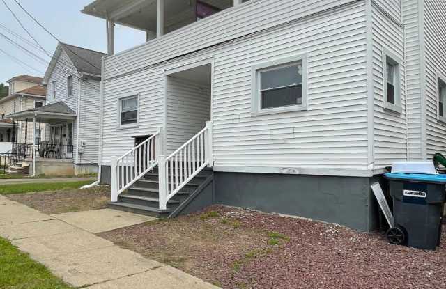 743 N Walnut Street photos photos