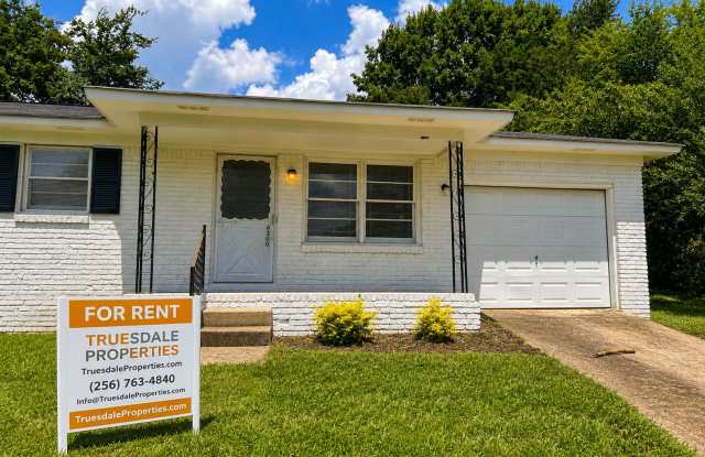 Brick home 4BR 1.5BA, garage and fence. 1/2 off move in- call for details photos photos