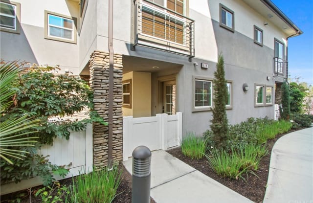 618 Seabright Circle - 618 Seabright Cir, Costa Mesa, CA 92627