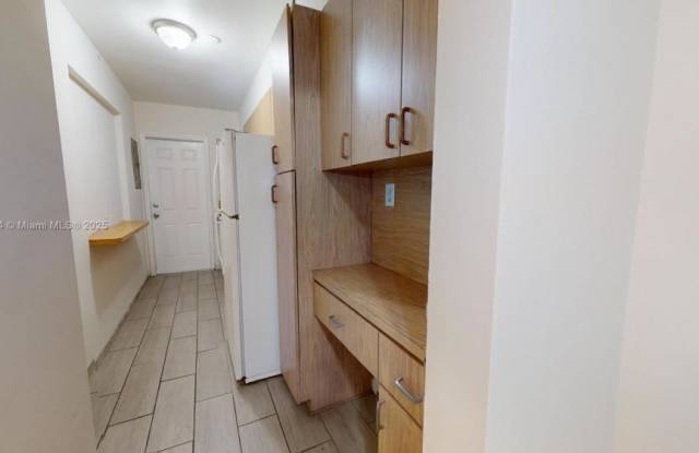 1451 NE 170th St # 105A Gallery 2