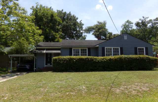 Charming Three Bedroom Home- Newly remodled Kitchen photos photos