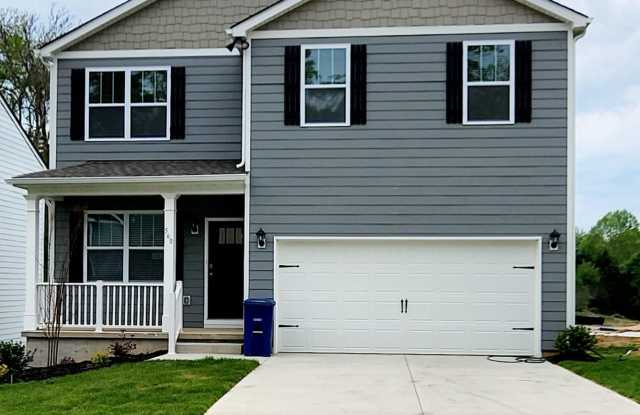 560 Country Oak Drive - 560 Country Oak Drive, Buncombe County, NC 28804 560 Country Oak Drive - 560 Country Oak Drive, Buncombe County, NC 28804