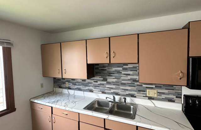 708 West Lincoln Avenue - 4 photos photos