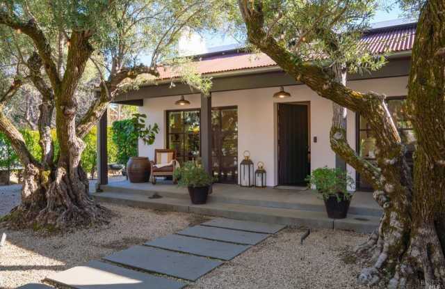 1811 Hillview Place photos photos