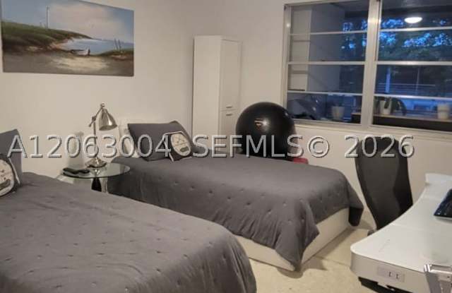 222 Oakridge N Gallery 4