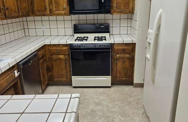 Single level Condo - 1101 James Way, Arroyo Grande, CA 93420