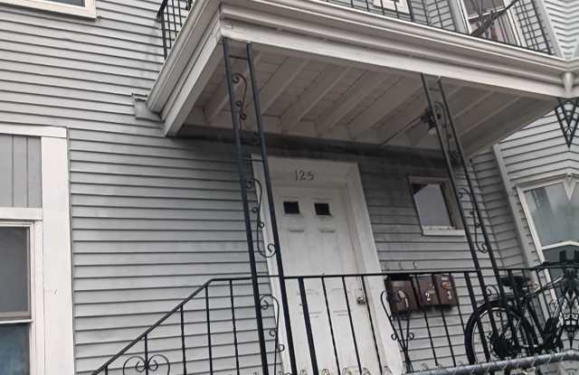 125 Lonsdale Gallery 2