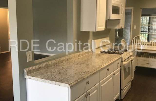 4516 Moorview Avenue Gallery 4