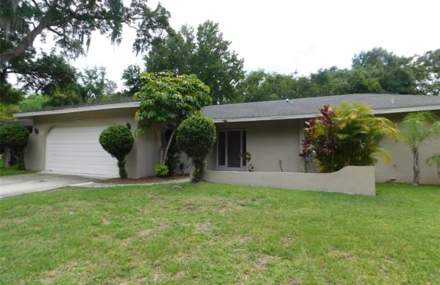 1840 OAK FOREST DRIVE W - 1840 Oak Forest Drive West, Clearwater, FL 33759
