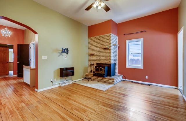 301 Charles Ave - 301 Charles Avenue, St. Paul, MN 55103