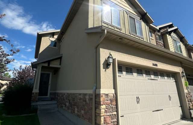 3 Weeks Rent FREE! Modern 3 Bed 2.5 Bath Townhome for Rent in Farmington! photos photos