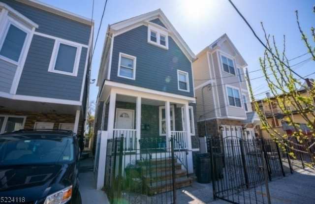226 Fairmount Ave Gallery 2