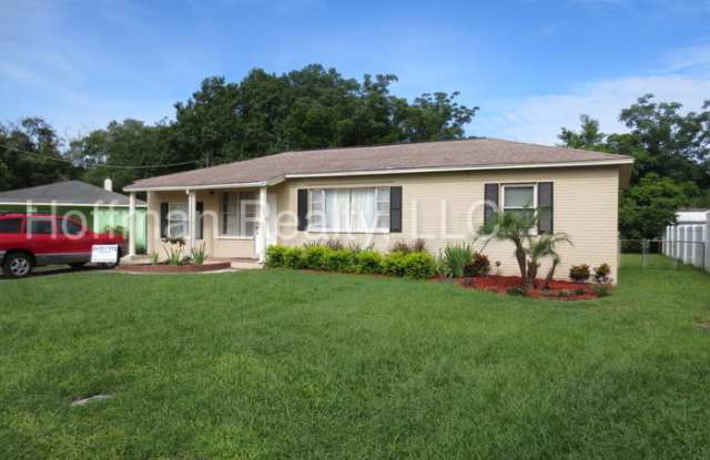 10304 North Oakleaf Avenue - 10304 North Oakleaf Avenue, Tampa, FL 33612