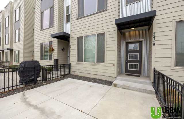 Modern Kendall Yards Townhome – 3 Bed, 2.5 Bath | 1,500 Sq. Ft. Gallery 3