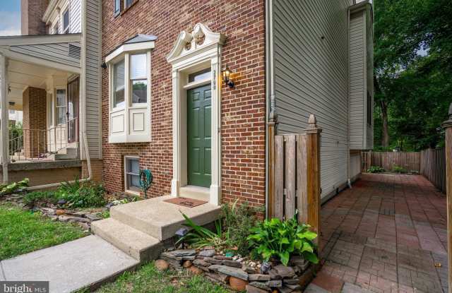 3700 ROXBURY Lane Gallery 3
