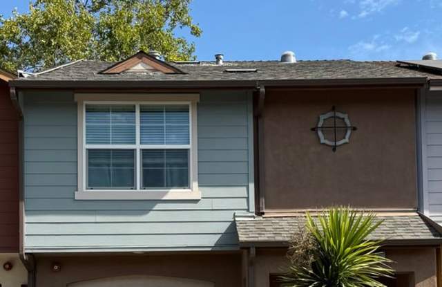 Beautiful 3 Bed 2.5 Bath COMING SOON!!!! *DO NOT DISTURB TENANTS* photos photos