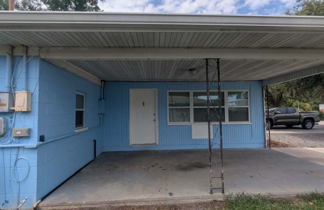 First Floor One Bedroom, One Bathroom For Rent, Pets Welcome, and Private Covered Parking Gallery 4