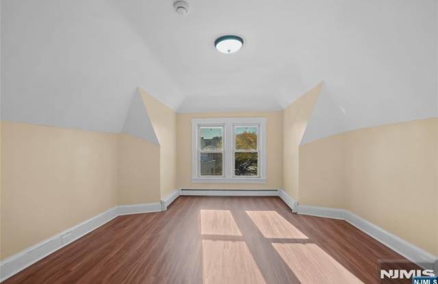442 Lexington Avenue Gallery 1