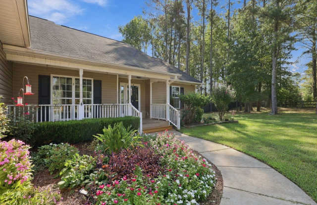Country Charm & Space to Roam — Just Minutes from Downtown Lillington! Gallery 3