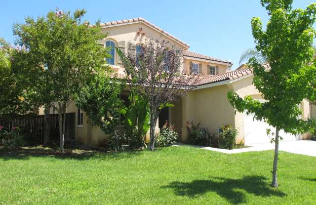 Four Bedroom Three Bathroom Home in Murrieta! Gallery 4